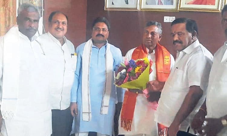 ರಾಜಕೀಯ ವೈರಿ ಶಾಸಕ ಎಸ್‌ಎನ್‌-ಕೆಎಚ್‌ಎಂ ಈಗ, ದೋಸ್ತಿ