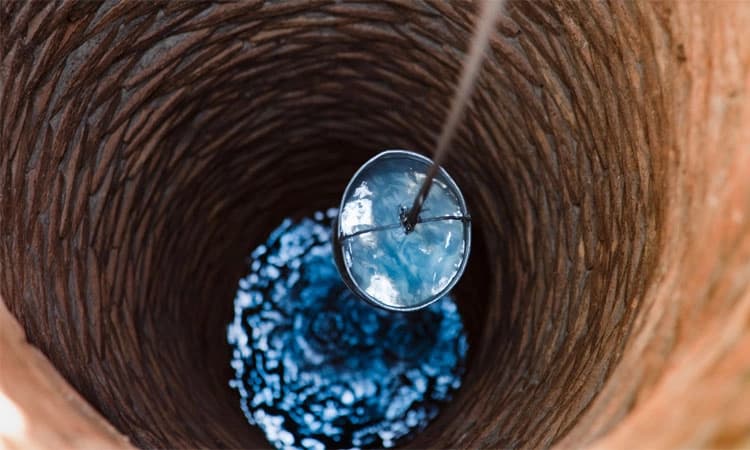 ಕೊಳವೆ, ತೆರೆದ ಬಾವಿಯಲ್ಲಿ ಅಂತರ್ಜಲ ಮಟ್ಟ ಇಳಿಕೆ