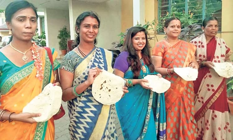 ರೊಟ್ಟಿ ತಟ್ಟಿ ಗೆದ್ದ ಉತ್ತರದ ಗಟ್ಟಿಗಿತ್ತಿ ಮಹಿಳೆಯರು; ದೇಶ, ವಿದೇಶದಿಂದಲೂ ಭಾರೀ ಬೇಡಿಕೆ