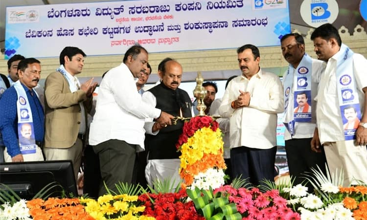 ವಿದ್ಯುತ್‌ ಇಲಾಖೆ ಸಿಬ್ಬಂದಿ ವೇತನ ಪರಿಷ್ಕರಣೆ: ಸಿಎಂ ಬೊಮ್ಮಾಯಿ ಭರವಸೆ