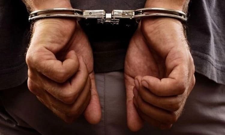 ಪಬ್‌ಗ ನುಗ್ಗಿ ನೈತಿಕ ಪೊಲೀಸ್‌ಗಿರಿಗೆ ಯತ್ನ: ಎಂಟು ಮಂದಿ ವಶಕ್ಕೆ