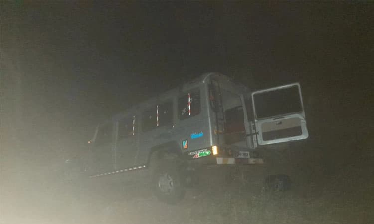 ಪ್ರವಾಸ: ಶಾಲಾ ವಿದ್ಯಾರ್ಥಿಗಳಿದ್ದ ಕ್ರೂಸರ್ ಪಲ್ಟಿ; ಹಲವರಿಗೆ ಗಂಭೀರ ಗಾಯ