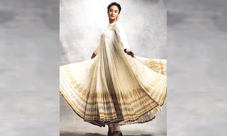 ವಿವಿಧ ಬಗೆಯ ಖಾದಿ ಧರಿಸಿ ರ್‍ಯಾಂಪ್‌ ಮೇಲೆ ಹೆಜ್ಜೆ