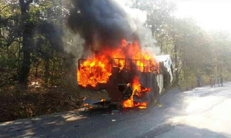 ಯಲ್ಲಾಪುರ: ಲಾರಿಯಲ್ಲಿ ಅಕಸ್ಮಿಕ ಬೆಂಕಿ; ಲಕ್ಷಾಂತರ ರೂ. ನಷ್ಟ