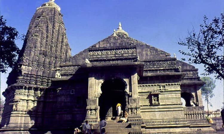 ತ್ರ್ಯಂಬಕೇಶ್ವರದಲ್ಲಿ 200 ರೂ.ಗೆ ಅನಧಿಕೃತ ವಿಐಪಿ ದರ್ಶನ!