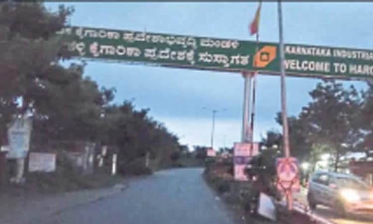 ಹಾರೋಹಳ್ಳಿ: ಕೈಗಾರಿಕಾ ಪ್ರದೇಶದಲ್ಲಿ ಬೆಳಗದ ದೀಪ
