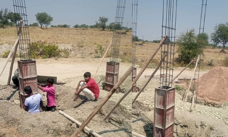 ಕುಷ್ಟಗಿ: ನಿರ್ಜನ ಪ್ರದೇಶದಲ್ಲಿ ಬಸ್ ತಂಗುದಾಣ; ಗ್ರಾಮಸ್ಥರ ವಿರೋಧ