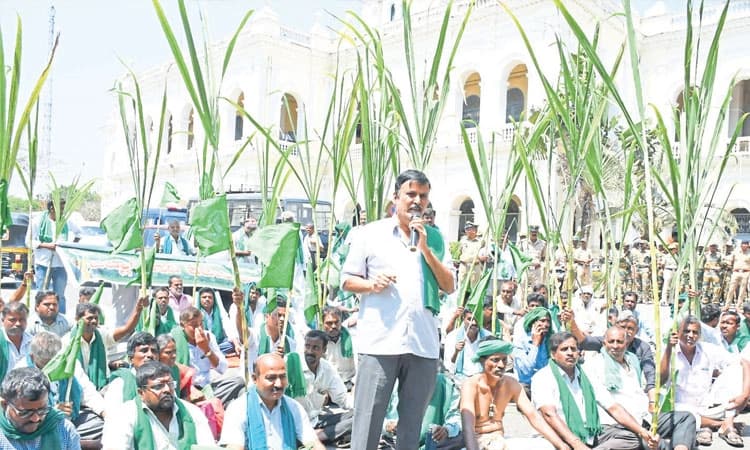 ಟನ್‌ ಕಬ್ಬಿಗೆ 150 ರೂ. ಹೆಚ್ಚುವರಿ ನೀಡಲು ಆಗ್ರಹ