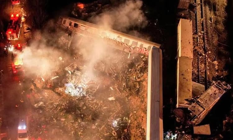 ರೈಲುಗಳ ಮುಖಾಮುಖಿ ಢಿಕ್ಕಿ: ಭೀಕರ ಅಪಘಾತದಲ್ಲಿ 26 ಮಂದಿಯ ದಾರುಣ ಅಂತ್ಯ