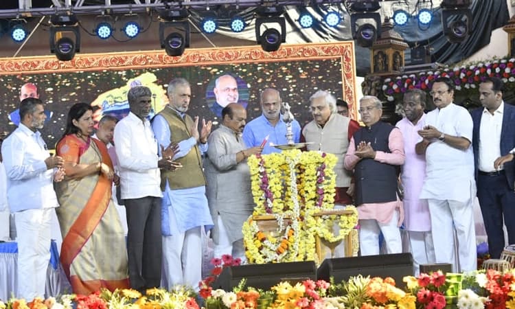 ಐತಿಹಾಸಿಕ ವಿಶೇಷ ಕಾರಿಡಾರ್ ನಿರ್ಮಾಣಕ್ಕೆ ಅನುದಾನ: ಬನವಾಸಿಯಲ್ಲಿ ಸಿಎಂ ಬೊಮ್ಮಾಯಿ