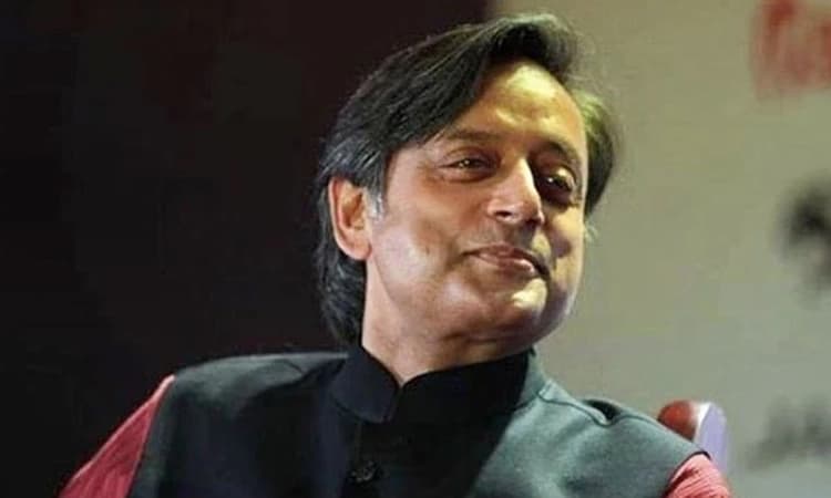 ಸಂಸದ ಶಶಿತರೂರ್‌ ಸಂವಾದಕ್ಕೆ ಡಿಕ್ಷನರಿ ತಂದ ಪ್ರೇಕ್ಷಕ!