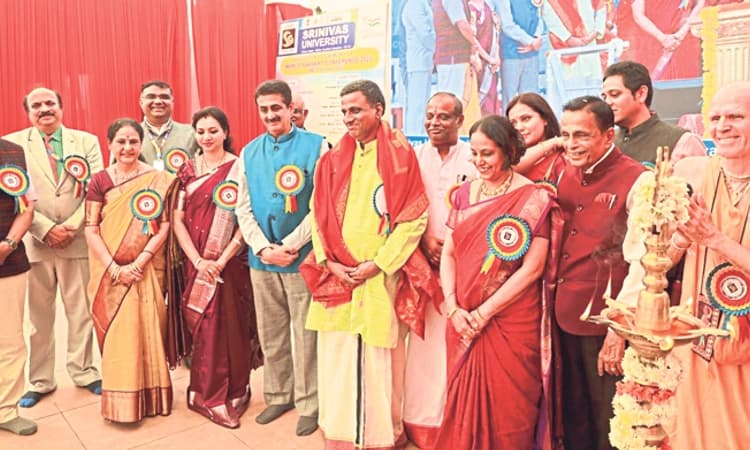 ಸಂಸ್ಕೃತ ಸಾರ್ವತ್ರಿಕ ಭಾಷೆ: ಭಕ್ತಿ ರಾಘವ ಸ್ವಾಮಿ