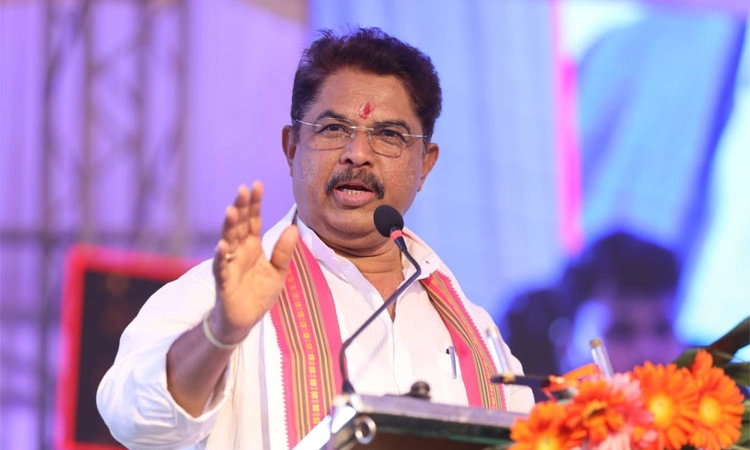 ತ್ರಿಬಲ್‌ ಎಂಜಿನ್‌ ಆಡಳಿತವಿದ್ರೂ ಬಡವರ ಏಳ್ಗೆ ಮಾಡದ ಕಾಂಗ್ರೆಸ್‌