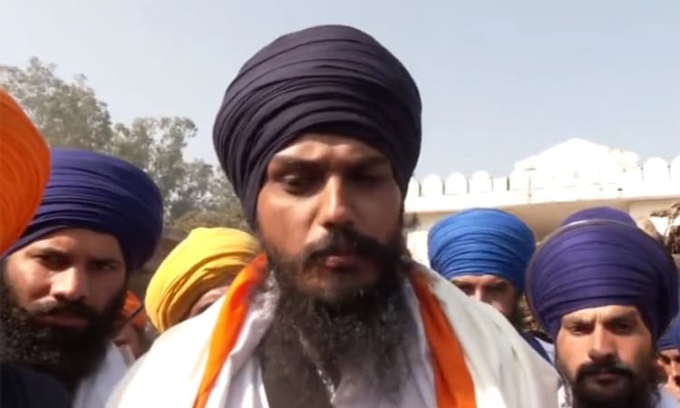 ನಮ್ಮ ತಾಳ್ಮೆಯನ್ನು ಪರೀಕ್ಷಿಸಬೇಡಿ… :ಪಂಜಾಬ್ ನಲ್ಲಿ ಗುಡುಗಿದ ಅಮೃತಪಾಲ್ ಸಿಂಗ್