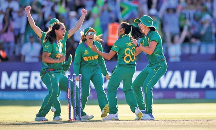 ವನಿತಾ ಟಿ20 ವಿಶ್ವಕಪ್‌ ಸೆಮಿಫೈನಲ್‌: ಮಿಂಚಿದ ಖಾಕಾ; ಫೈನಲ್‌ಗೆ ದ. ಆಫ್ರಿಕಾ