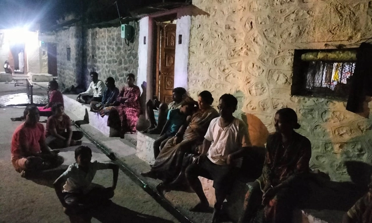 ತಿಕೋಟಾ ಸುತ್ತಮುತ್ತ ಭಾರಿ ಸದ್ದಿನೊಂದಿಗೆ ಭೂಕಂಪನ: ಮನೆಗಳಿಂದ ಹೊರ ಓಡಿ ಬಂದ ಜನ