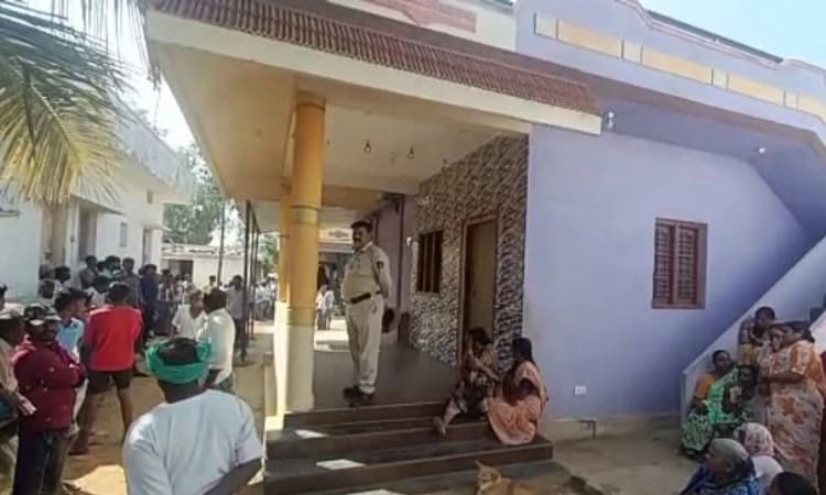 ಮಗಳ ಮದುವೆಗೆ ಸಾಲ; ಸವಣೂರಿನಲ್ಲಿ ಒಂದೇ ಕುಟುಂಬದ ಮೂವರ ಆತ್ಮಹತ್ಯೆ