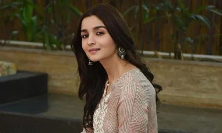 ಖಾಸಗಿತನದ ಆಕ್ರಮಣ: ನಟಿ ಆಲಿಯಾ ಭಟ್ ಸಂಪರ್ಕಿಸಿದ ಪೊಲೀಸರು