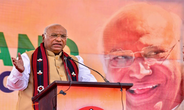 2024ಕ್ಕೆ ಕೈ ಒಕ್ಕೂಟ ಕೇಂದ್ರದ ಗದ್ದುಗೆಗೆ! ಕಾಂಗ್ರೆಸ್‌ ಅಧ್ಯಕ್ಷ ಖರ್ಗೆ ವಿಶ್ವಾಸ