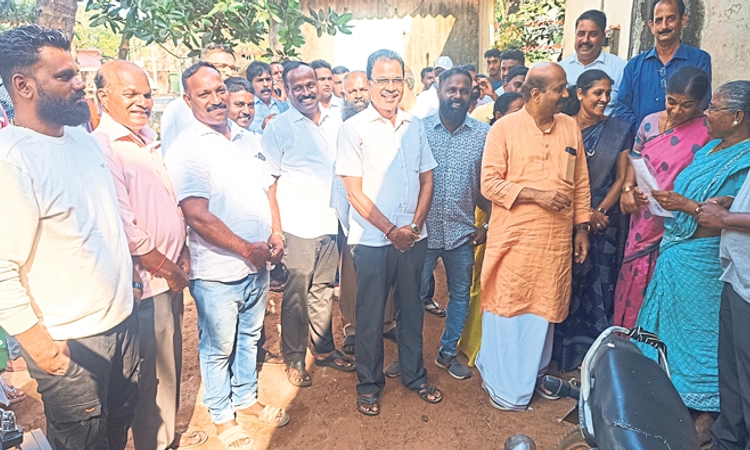 143 ಕುಟುಂಬಗಳಿಗೆ ನೆಮ್ಮದಿಯ ಬದುಕು: ರಘುಪತಿ ಭಟ್‌