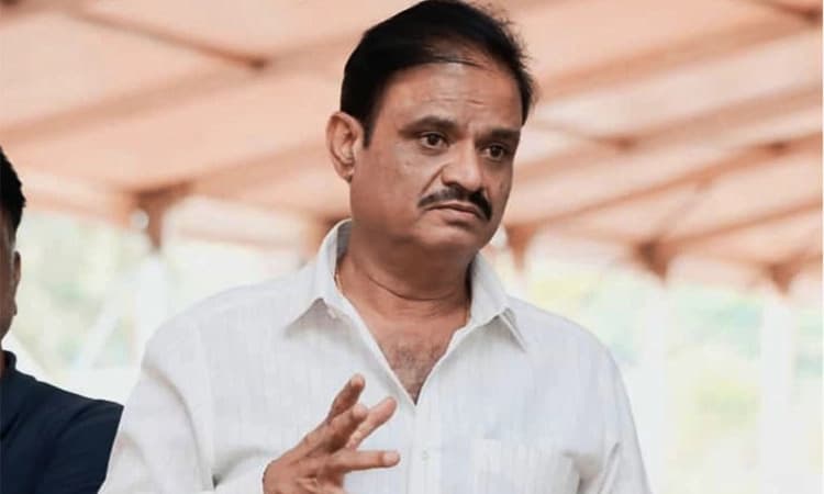 ಕೋಲಾರದಲ್ಲಿ ಸಿದ್ದು ವಿರುದ್ಧ ಸ್ಪರ್ಧೆಗೆ ಸಿದ್ಧ: ಸಚಿವ ಮುನಿರತ್ನ