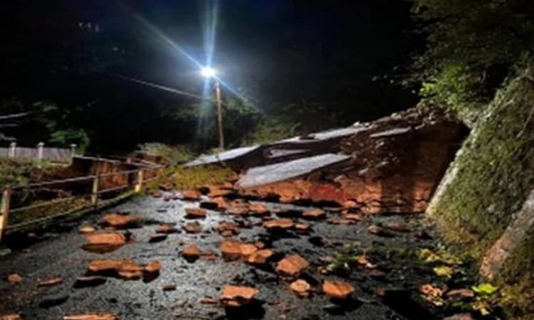 ರಾಂಬನ್‌ನಲ್ಲಿ ಭಾರೀ ಭೂಕುಸಿತ; ಹತ್ತಾರು ಮನೆಗಳಿಗೆ ಹಾನಿ, 13 ಕುಟುಂಬಗಳ ಸ್ಥಳಾಂತರ