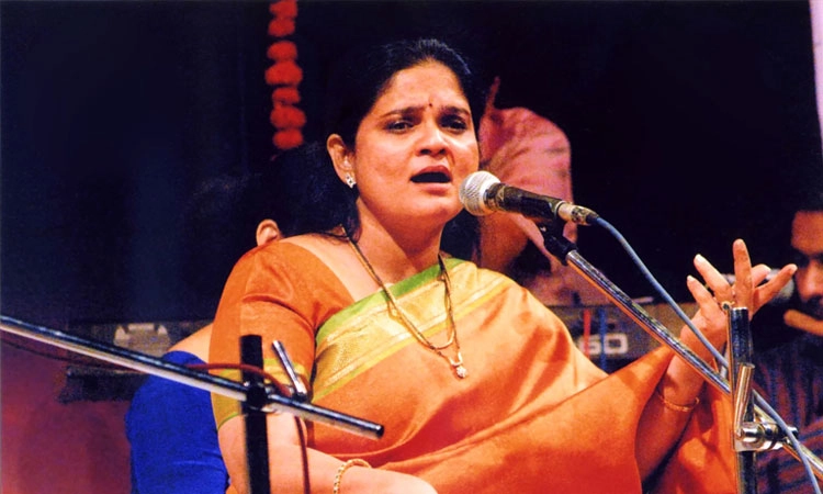 ಬೆಂಗಳೂರಿನಲ್ಲಿ ಹಾಡಲು ಖುಷಿಯಾಗುತ್ತೆ: ದೇವಕಿ ಪಂಡಿತ್‌