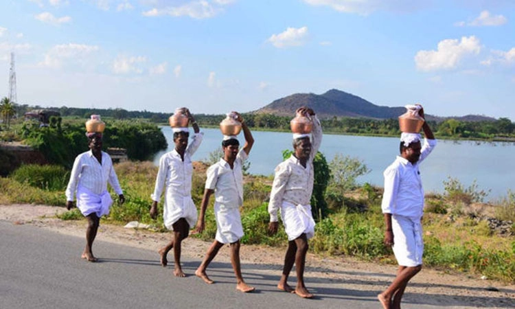 40 ಕಿ.ಮೀ. ನಡೆದು ಅಭಿಷೇಕಕ್ಕೆ ಕಪಿಲಾ ನದಿ ನೀರು ತಂದರು!