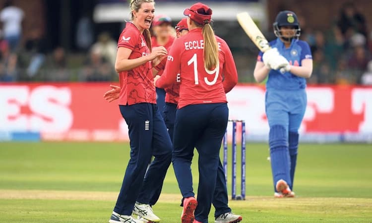 ವನಿತಾ ಟಿ20 ವಿಶ್ವಕಪ್‌: ಭಾರತ ಪರಾಭವ; ಇಂಗ್ಲೆಂಡ್‌ ಅಜೇಯ
