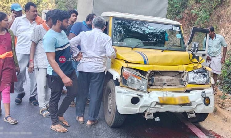 ಚಾರ್ಮಾಡಿ ಘಾಟಿಯಲ್ಲಿ ಪಿಕಪ್‌ ವಾಹನದ ಬ್ರೇಕ್‌ಫೈಲ್‌… ತಪ್ಪಿದ ಭಾರಿ ಅನಾಹುತ