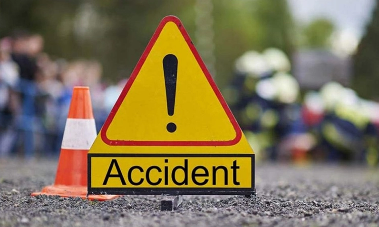 ಭೀಕರ ರಸ್ತೆ ಅಪಘಾತ: ಸ್ನೇಹಿತನ ಶವ ಸಂಸ್ಕಾರಕ್ಕೆ ತೆರಳುತ್ತಿದ್ದ ವ್ಯಕ್ತಿ ಮೃತ್ಯು