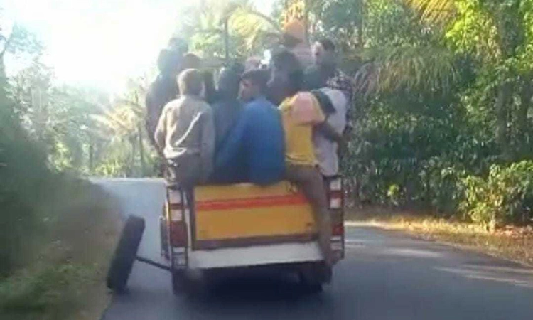 ಚಲಿಸುತ್ತಿದ್ದಾಗ ಕಳಚಿದ ಚಕ್ರ: ಕಾರ್ಮಿಕರು ಅದೃಷ್ಟವಶಾತ್ ಪಾರು