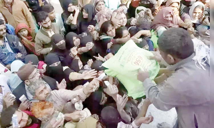 ಮಿನಿ ಬಜೆಟ್‌ ಮಂಡನೆ ಪಾಕ್‌ಗೆ ದುಬಾರಿ ಬರೆ