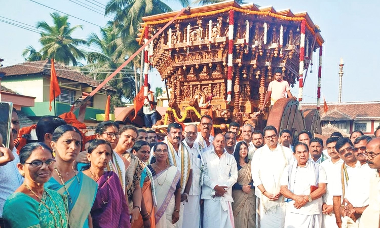 ಕೊಲ್ಲೂರು ಶ್ರೀ ಮೂಕಾಂಬಿಕೆಗೆ ನೂತನ ರಥ ಪುರಪ್ರವೇಶ