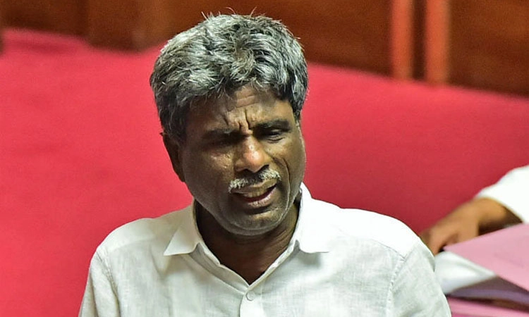 ಸಿ, ಡಿ ದರ್ಜೆ ನೌಕರರೆಂದು ಪರಿಗಣಿಸಲು ಸಾಧ್ಯವಿಲ್ಲ: ಸರ್ಕಾರ ಸ್ಪಷ್ಟನೆ 