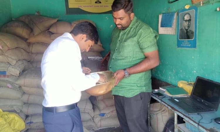 ಅನ್ನಭಾಗ್ಯ ಅಕ್ಕಿಯಲ್ಲಿ ಯೂರಿಯ ಪತ್ತೆ: ಆತಂಕದಲ್ಲಿ ಪಡಿತರದಾರರು