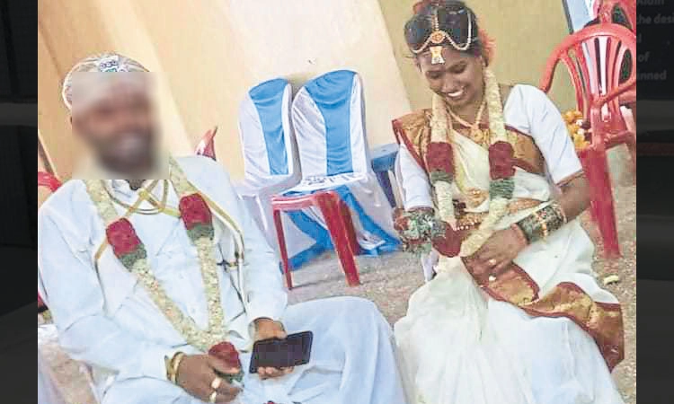 ಡೈವೋರ್ಸ್‌ ನೋಟಿಸ್‌ ನೀಡಿದಕ್ಕೆ ಪತ್ನಿ ಆತ್ಮಹತ್ಯೆ