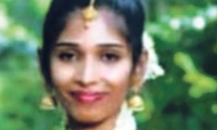 ಯಂತ್ರಕ್ಕೆ ಸಿಲುಕಿದ ಚೂಡಿದಾರ್‌ ಶಾಲ್‌: ಯುವತಿ ಸಾವು