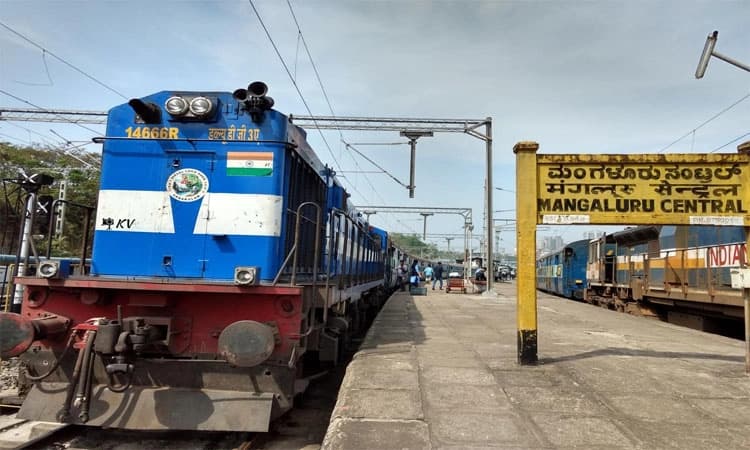 ಮಂಗಳೂರು ಸೆಂಟ್ರಲ್‌, ಜಂಕ್ಷನ್‌ ನಿಲ್ದಾಣಕ್ಕೆ “ಅಮೃತ ಭಾಗ್ಯ”!