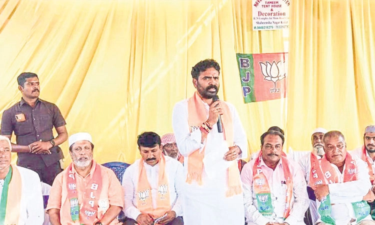 ಮತ ಸೆಳೆಯಲು ಜಾತಿ, ಮತ, ಧರ್ಮ ಸಮಾವೇಶ