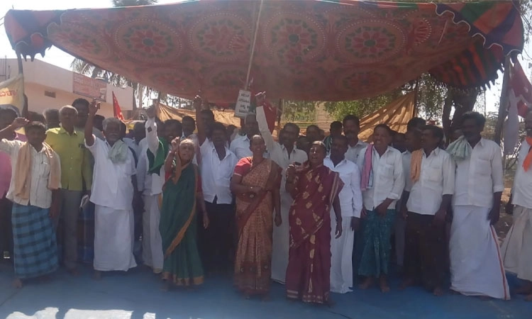 ಕುರುಗೋಡು: ಬೇಡಿಕೆಗಳು ಈಡೇರಿಸುವುದಾಗಿ ಭರವಸೆಯಲ್ಲೇ ಕೈ ತೊಳೆದುಕೊಂಡ ಸಚಿವರು, ಶಾಸಕರು.!