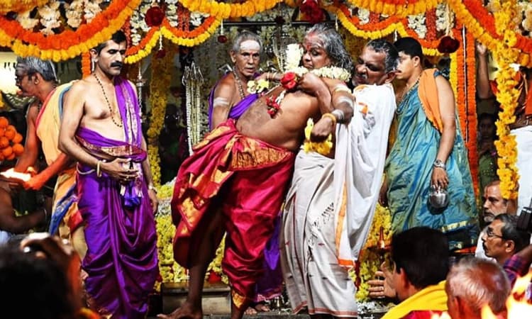 ಮಡಾಮಕ್ಕಿ ಜಾತ್ರೆ, ಕೆಂಡಸೇವೆ ಸಂಪನ್ನ