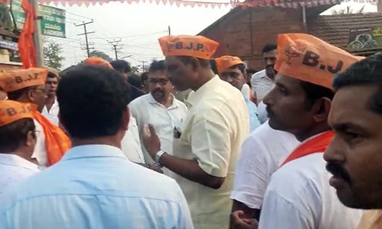 ಮಳೆ ಬಂದಾಗ ಅಣಬೆ ಹುಟ್ಟುತ್ತದೆ.. ಶಾಸಕರ ಹೇಳಿಕೆ ವಿರುದ್ಧ ಅರುಣ್ ಪುತ್ತಿಲ ಬೆಂಬಲಿಗರ ಆಕ್ರೋಶ