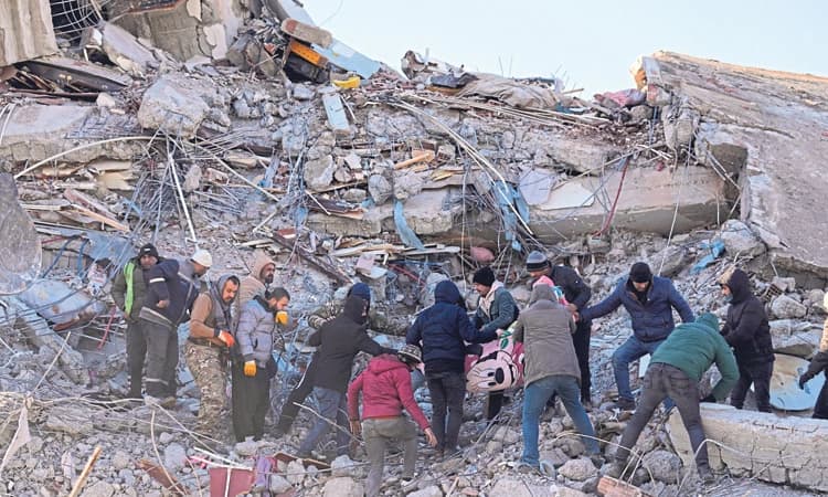 ಅವಶೇಷಗಳಡಿಯಲ್ಲಿ ನಿಲ್ಲದ ಆಕ್ರಂದನ!