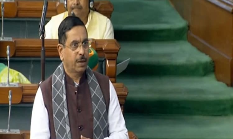 ರಾಹುಲ್‌ ಗಾಂಧಿ ವಿರುದ್ಧ ಕಠಿಣ ಕ್ರಮಕ್ಕೆ ಸಚಿವ ಪ್ರಹ್ಲಾದ್‌ ಜೋಶಿ ಒತ್ತಾಯ