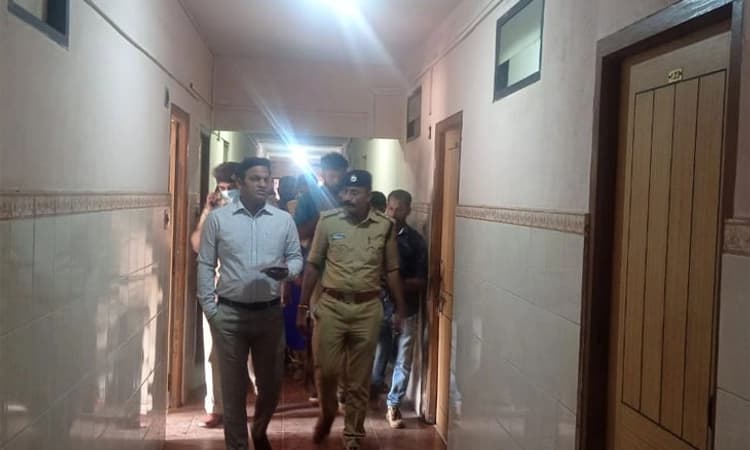 ಮಂಗಳೂರು : ಲಾಡ್ಜ್ ನಲ್ಲಿ ದಂಪತಿ ಆತ್ಮಹತ್ಯೆಗೈದ ಸ್ಥಿತಿಯಲ್ಲಿ ಪತ್ತೆ