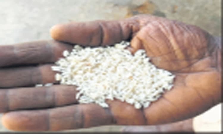 ಕಳಪೆ ರೇಷನ್‌ ಅಕ್ಕಿ ವಿತರಣೆ:ಆಕ್ರೋಶ