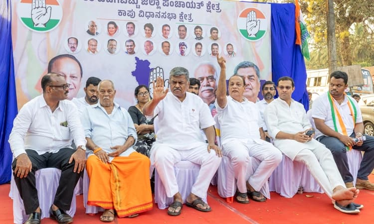 ಬಿಜೆಪಿಗರಿಂದ ರಾಜಕೀಯ ಪ್ರವಾಸೋದ್ಯಮ: ಪ್ರಜಾಧ್ವನಿ ಯಾತ್ರೆ ಸಮಾವೇಶದಲ್ಲಿ ಹರಿಪ್ರಸಾದ್‌