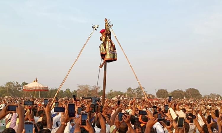 ‘ಅಂಬಲಿ ಹಳಸಿತು, ಕಂಬಳಿ ಬೀಸಿತಲೇ ಪರಾಕ್..’ ಇದು ಮೈಲಾರಲಿಂಗೇಶ್ವರ ದೈವವಾಣಿ