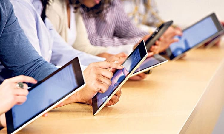 ಕಾಲೇಜು ಮಕ್ಕಳಿಗೆ ಸಿಗದ ಟ್ಯಾಬ್‌: ಮುಕ್ತಾಯ ಹಂತದಲ್ಲಿ ಶೈಕ್ಷಣಿಕ ವರ್ಷ